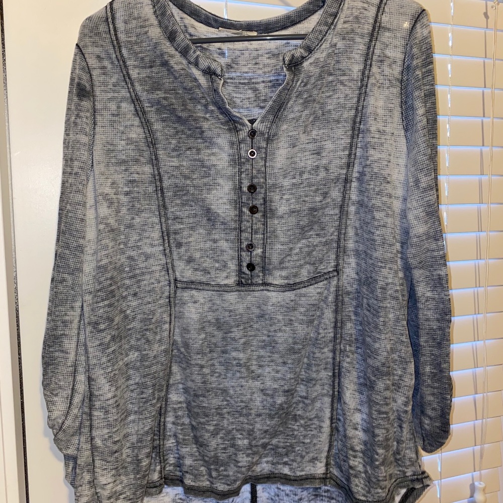 three quarter sleeve top